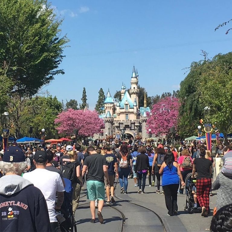 Disneyland In March Best Worst Days To Go Is It Packed Real 