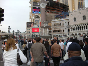 Las Vegas Crowds – Is It Packed? – Real-Time Crowd Tracking – IsItPacked.com